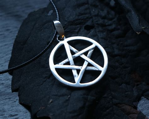 The Pentagram and the Elements: Understanding their Symbolic Interplay in Wiccan Practices